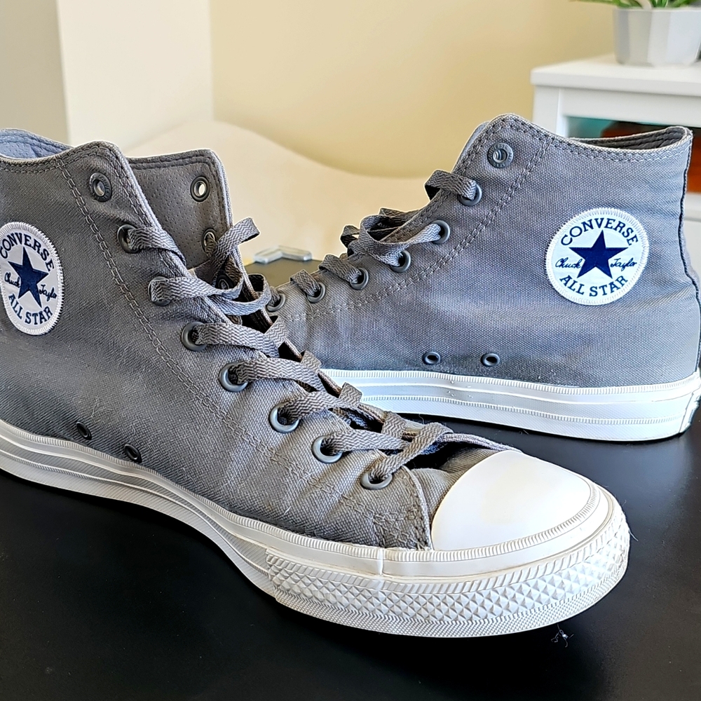 Converse Chuck Taylor 2 Gray High-Top Sneakers.sz 12